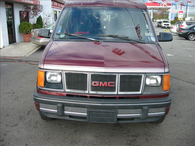 GMC Safari 1992 photo 1