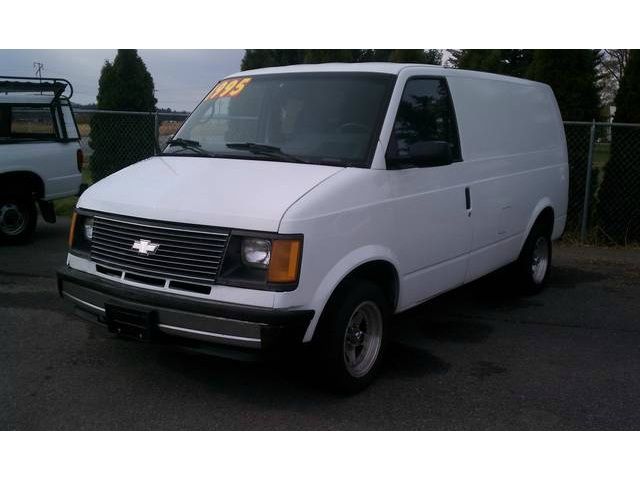 GMC Safari 1993 photo 2