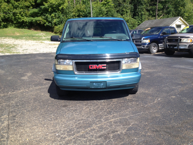 GMC Safari 1995 photo 4