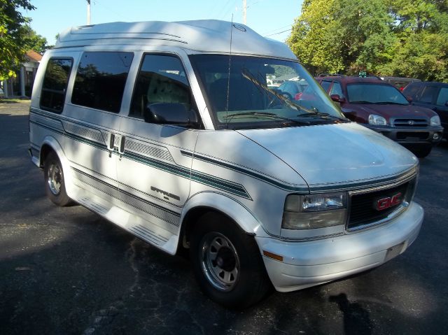 GMC Safari 1995 photo 4