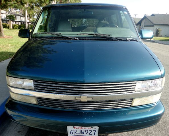 GMC Safari 1995 photo 12