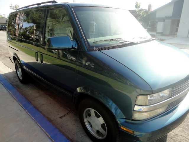 GMC Safari 1995 photo 2