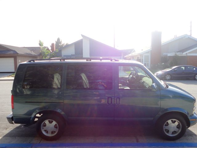 GMC Safari 1995 photo 7