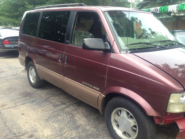 GMC Safari 1996 photo 4