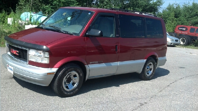 GMC Safari 1998 photo 2