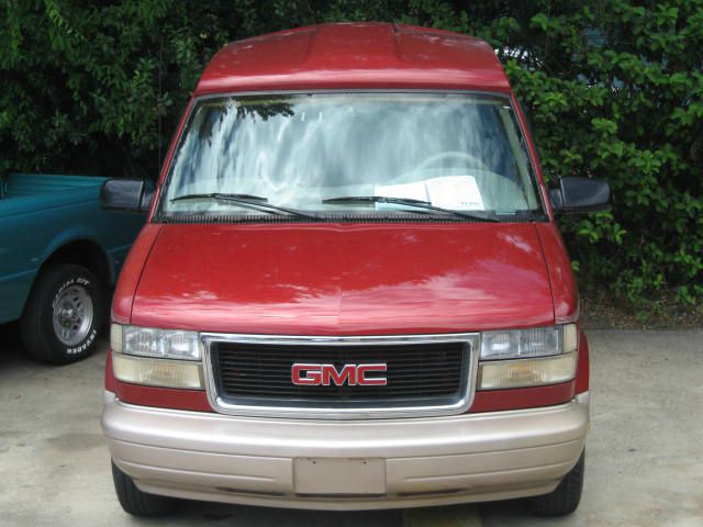 GMC Safari 1998 photo 4