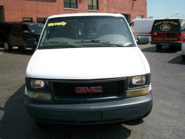 GMC Safari 1998 photo 10