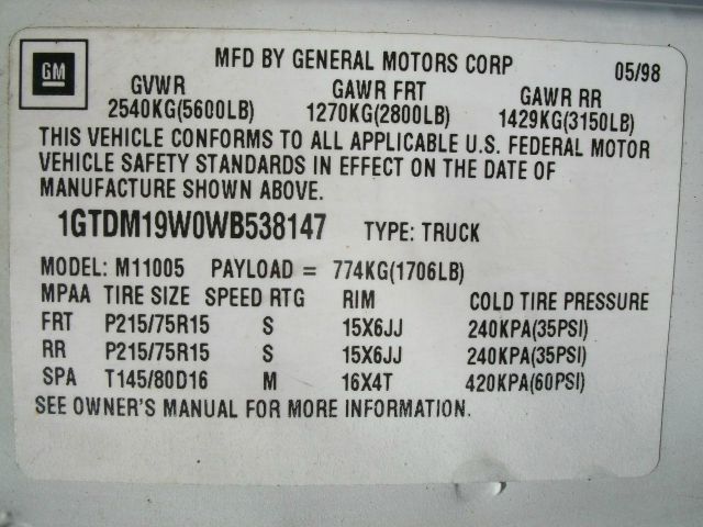 GMC Safari 1998 photo 2