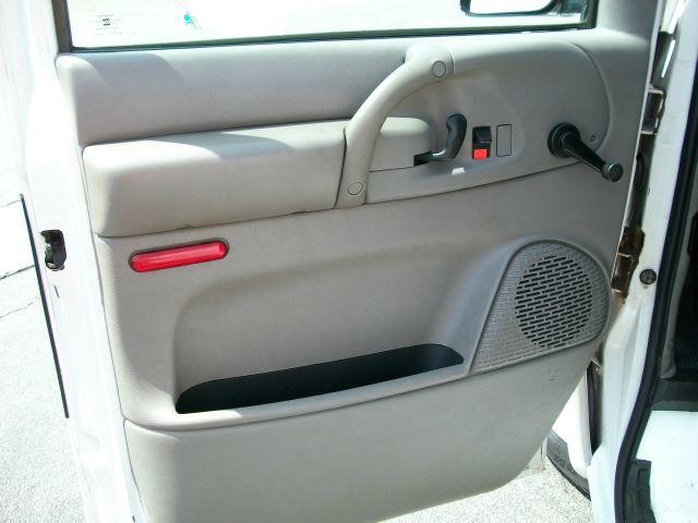 GMC Safari 1998 photo 6
