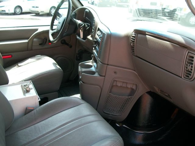 GMC Safari 1998 photo 7