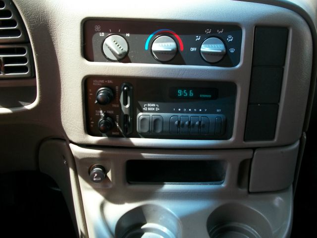 GMC Safari 1998 photo 8