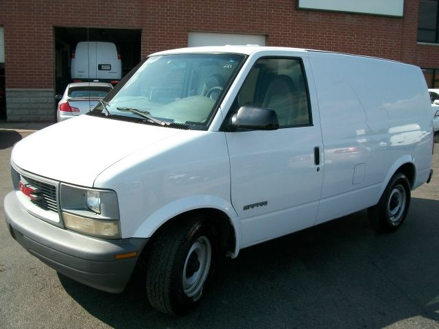 GMC Safari 2000 photo 2