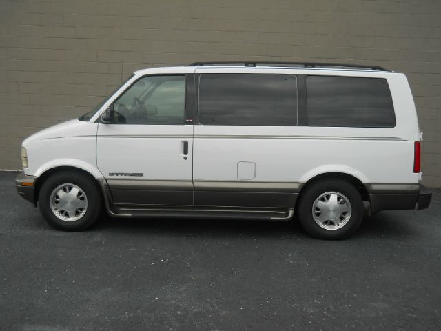 GMC Safari EX - DUAL Power Doors MiniVan