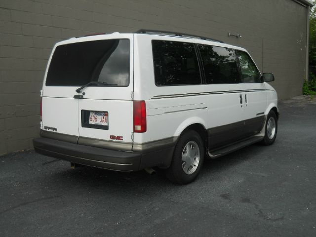GMC Safari 2000 photo 7