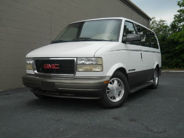 GMC Safari 2000 photo 9