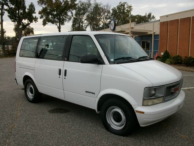 GMC Safari 2000 photo 1