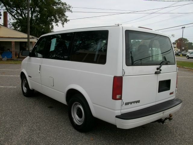 GMC Safari 2000 photo 3