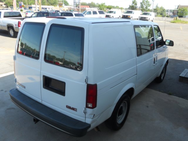 GMC Safari 2000 photo 3