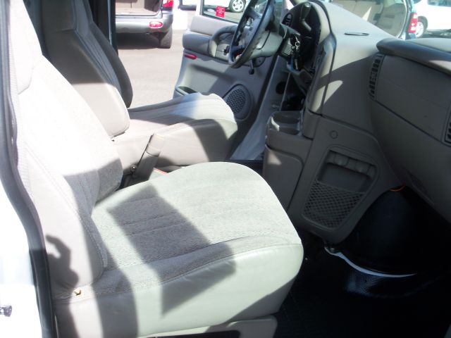 GMC Safari 2000 photo 1