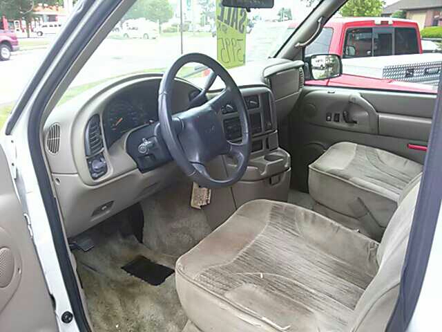 GMC Safari 2000 photo 4