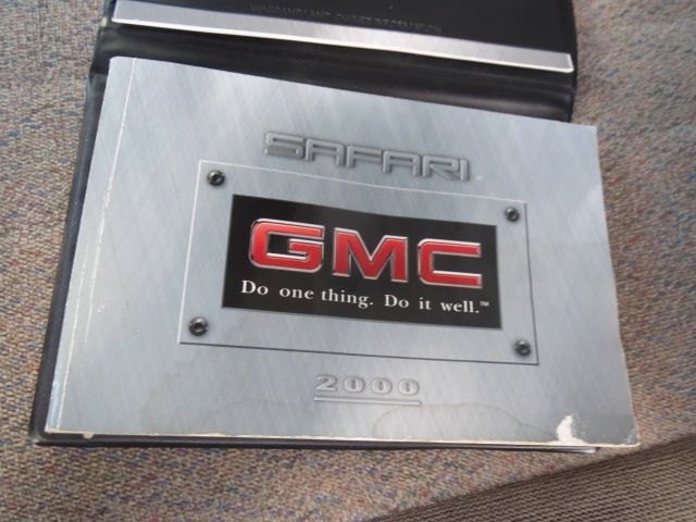 GMC Safari 2000 photo 12