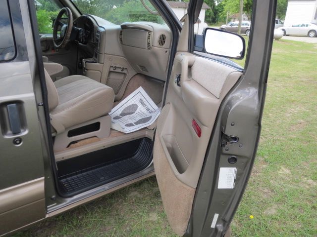 GMC Safari 2000 photo 2