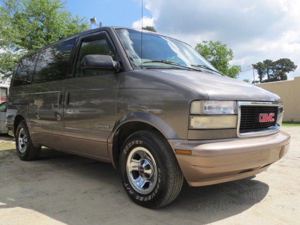 GMC Safari 2000 photo 40