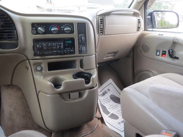 GMC Safari 2000 photo 45