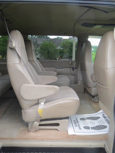 GMC Safari 2000 photo 51