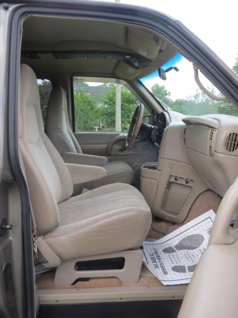 GMC Safari 2000 photo 52