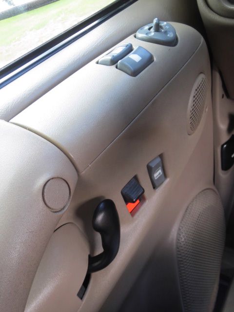 GMC Safari 2000 photo 34
