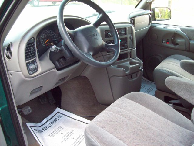 GMC Safari 2000 photo 12