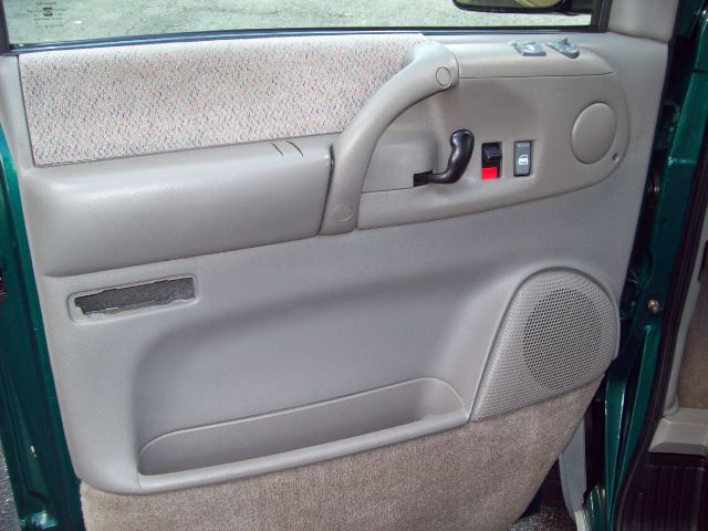 GMC Safari 2000 photo 21