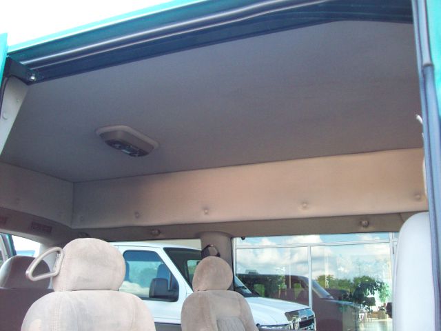 GMC Safari 2000 photo 23