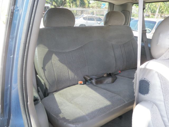 GMC Safari 2001 photo 13