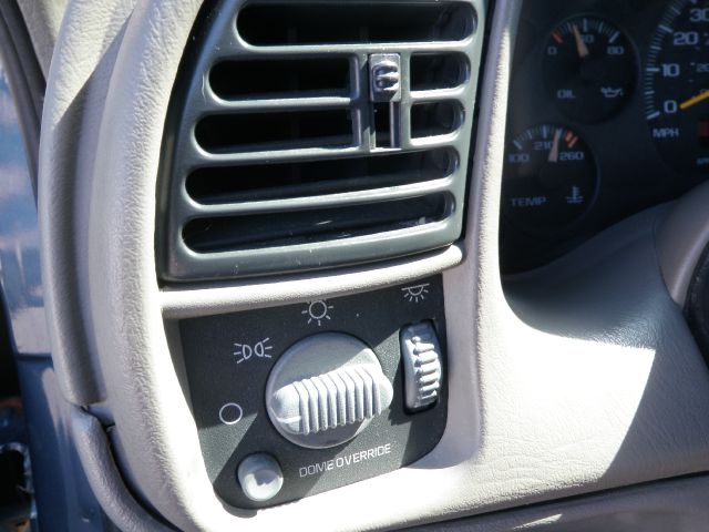 GMC Safari 2001 photo 16