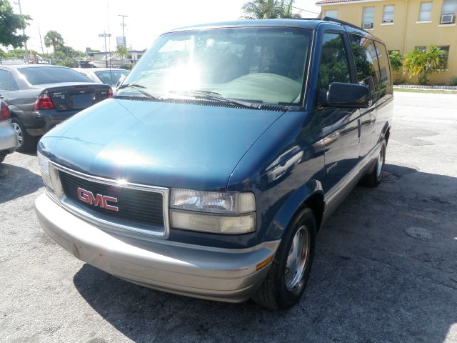 GMC Safari 2001 photo 22