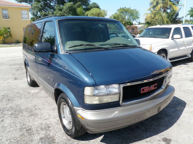 GMC Safari 2001 photo 23