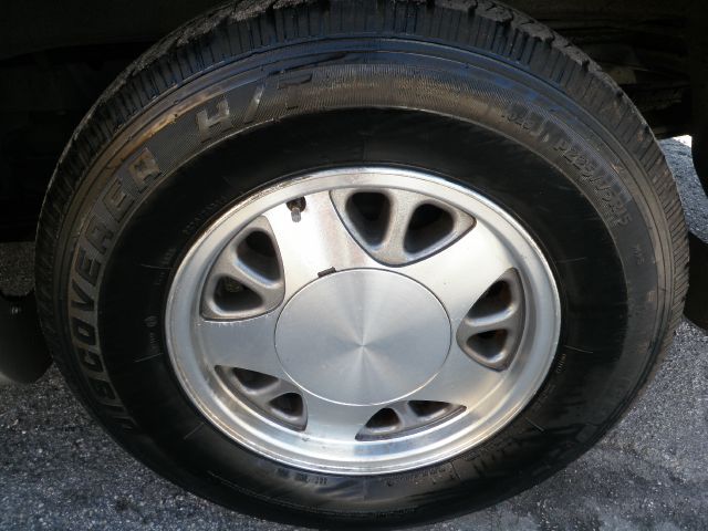 GMC Safari 2001 photo 6