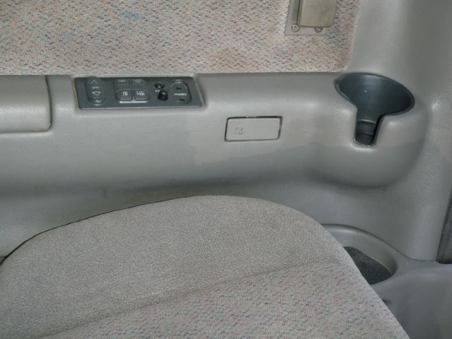 GMC Safari 2001 photo 9