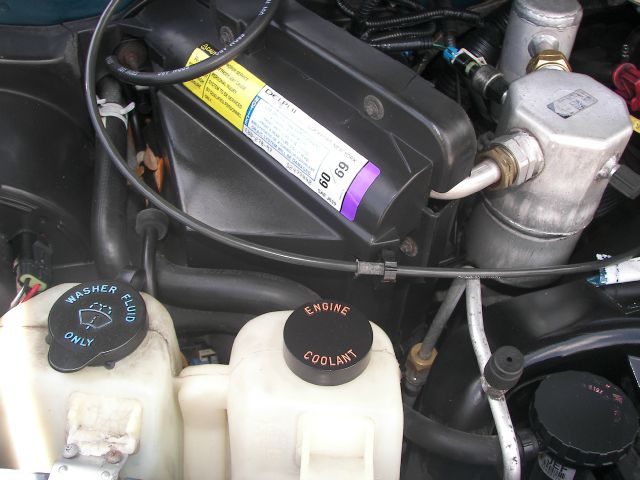GMC Safari 2001 photo 1