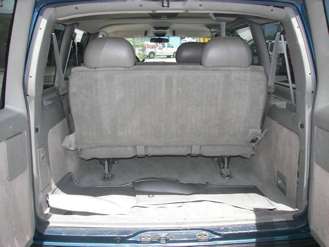 GMC Safari 2001 photo 19