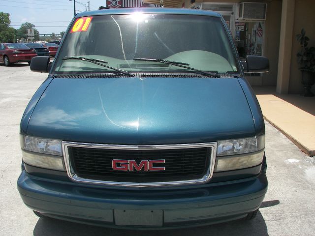 GMC Safari 2001 photo 24