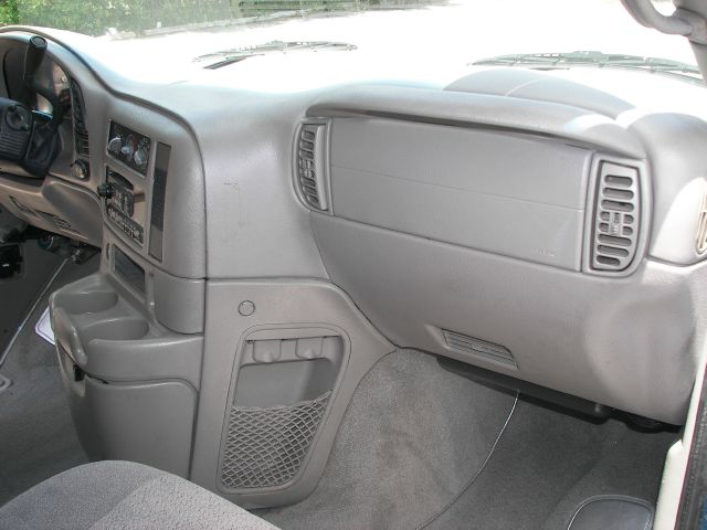 GMC Safari 2001 photo 25