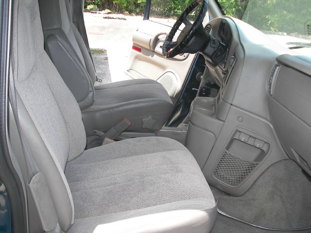 GMC Safari 2001 photo 3