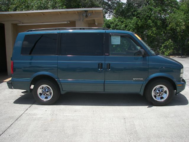 GMC Safari 2001 photo 5