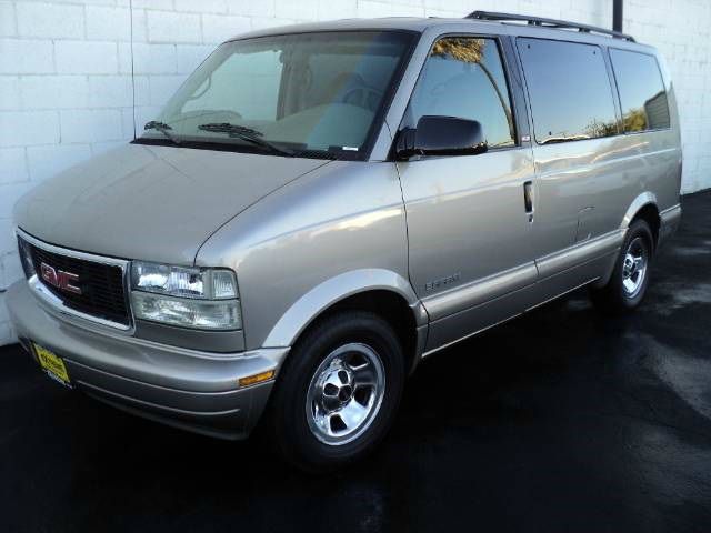 GMC Safari 2001 photo 2