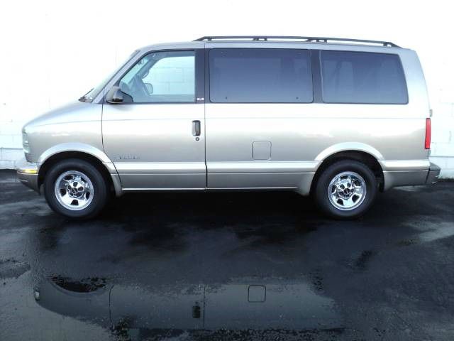 GMC Safari 2001 photo 3