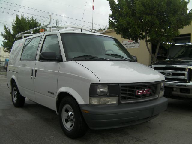 GMC Safari 2001 photo 11