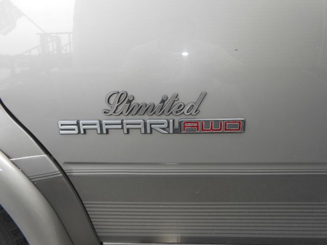 GMC Safari 2002 photo 8